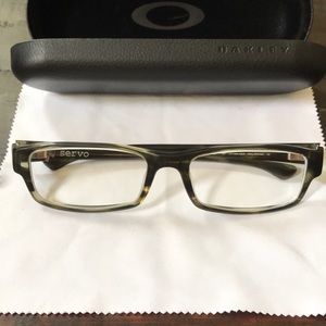 Men’s Oakley prescription glasses with hard case